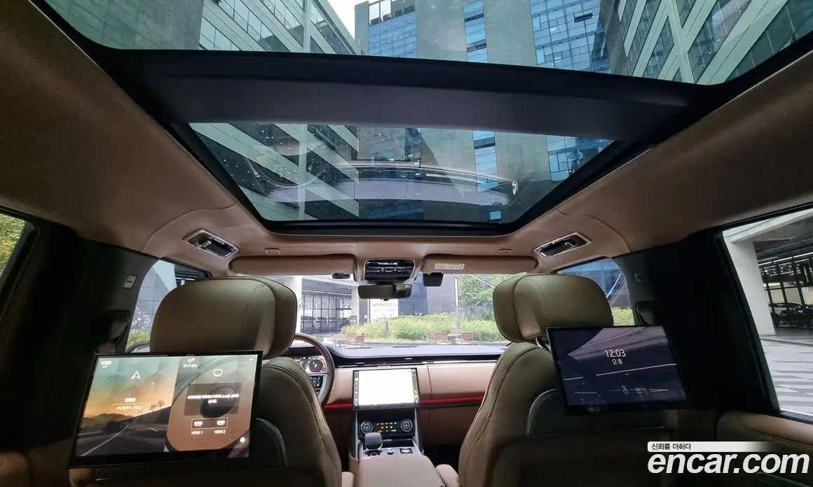 Land Rover Range Rover 2023 4.4 автомат (гидро), фото 17