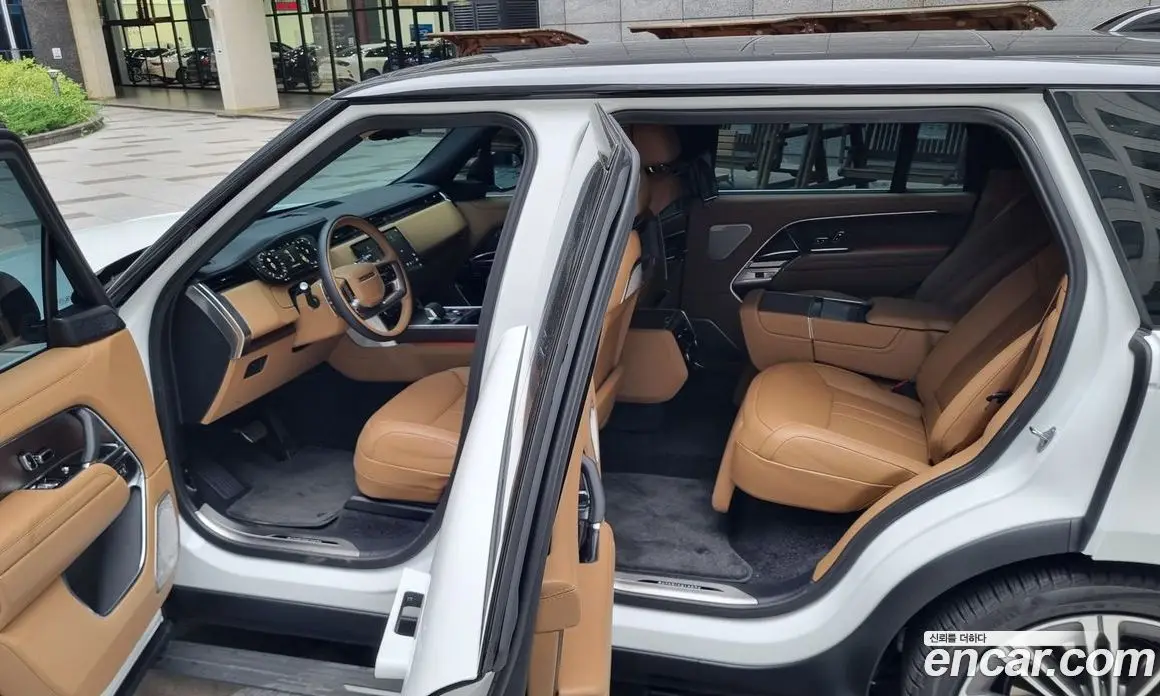 Land Rover Range Rover 2023 4.4 автомат (гидро), фото 7
