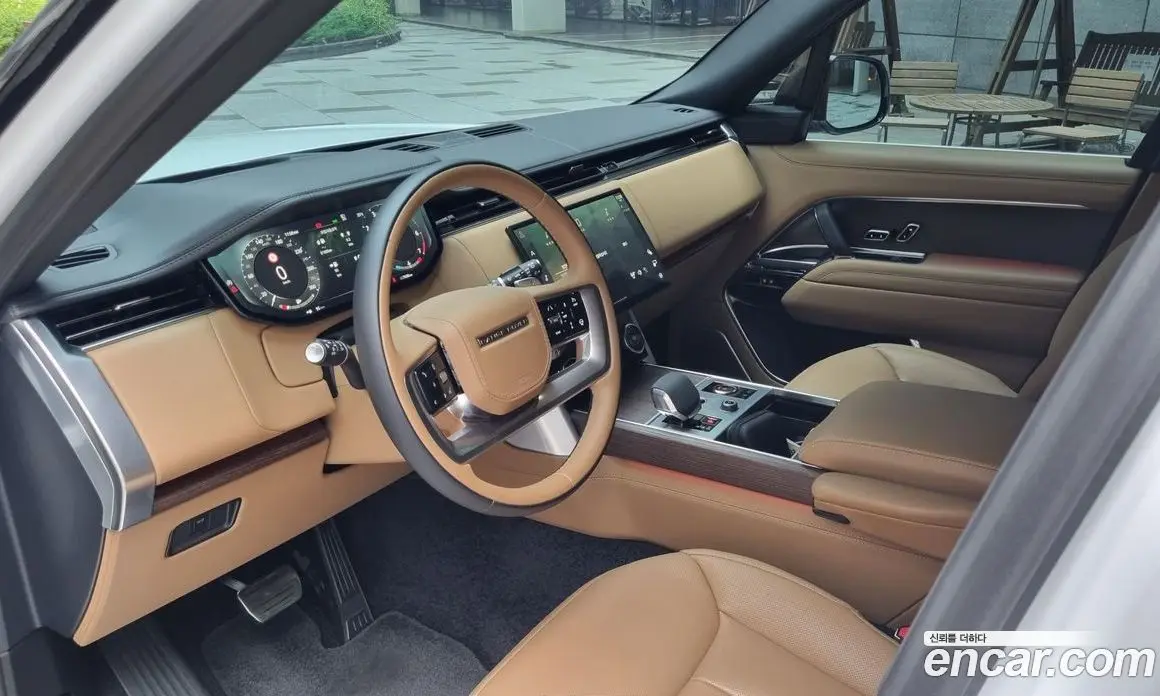Land Rover Range Rover 2023 4.4 автомат (гидро), фото 8