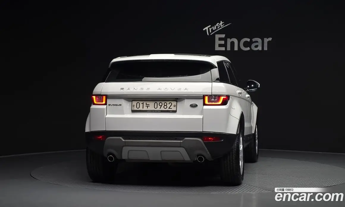 Land Rover Range Rover Evoque 2016 2.0 автомат (гидро), фото 4