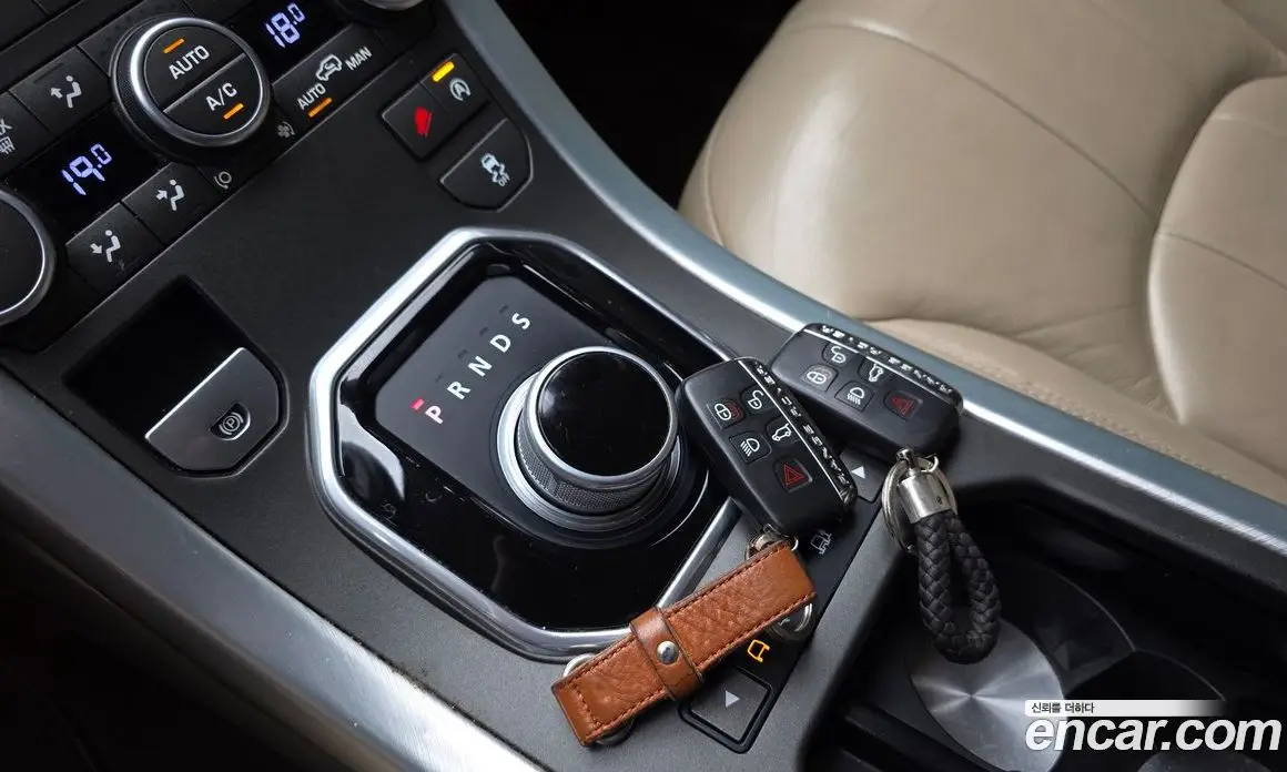 Land Rover Range Rover Evoque 2016 2.0 автомат (гидро), фото 9