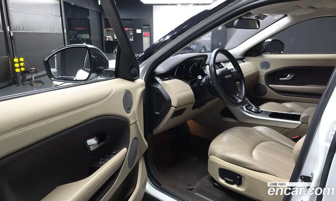 Land Rover Range Rover Evoque 2016 2.0 автомат (гидро), фото 10
