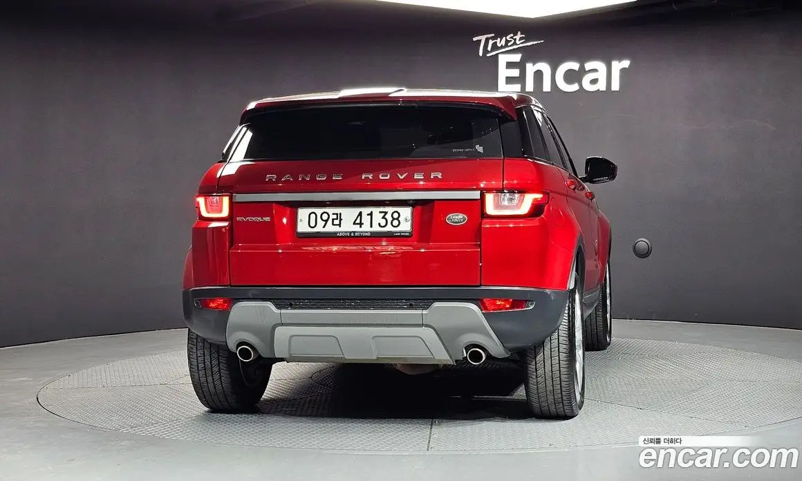 Land Rover Range Rover Evoque 2017 2.0 автомат (гидро), фото 4
