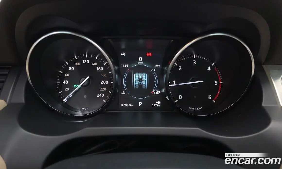 Land Rover Range Rover Evoque 2018 2.0 автомат (гидро), фото 8
