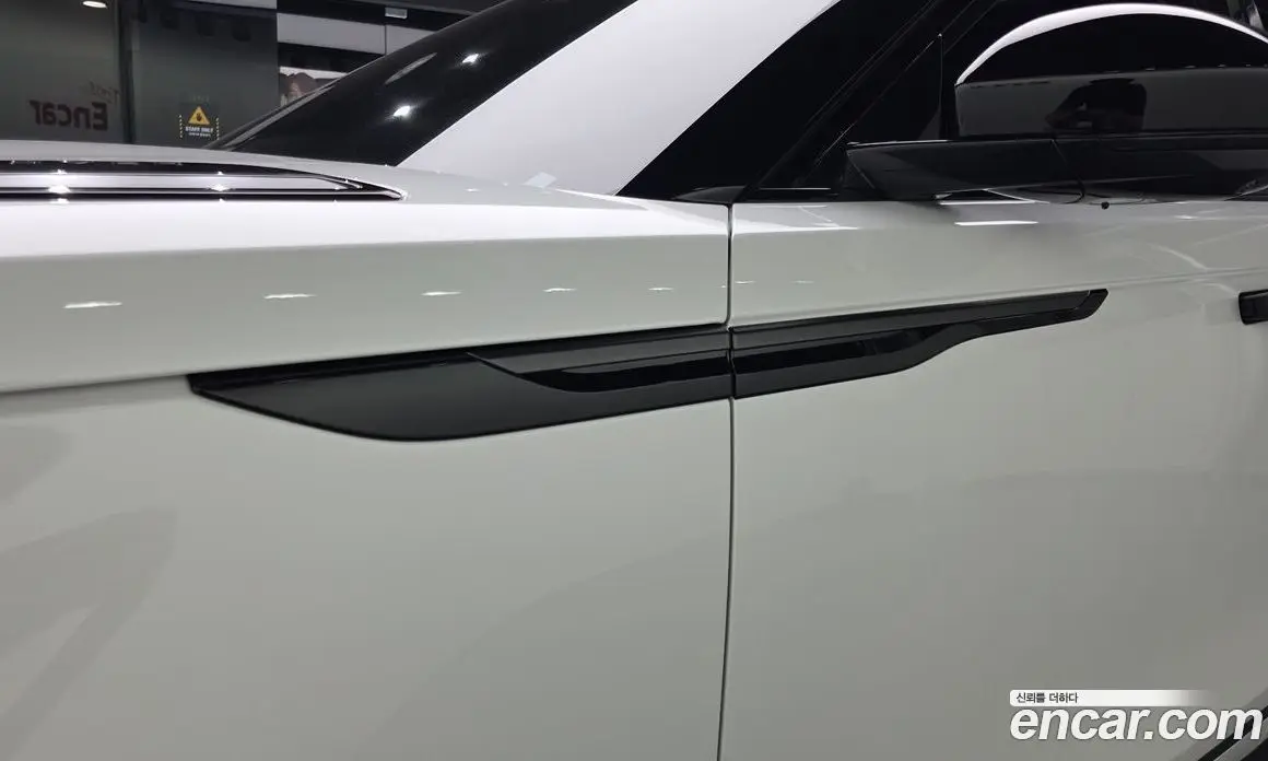 Land Rover Range Rover Velar 2026 2.0 автомат (гидро), фото 20