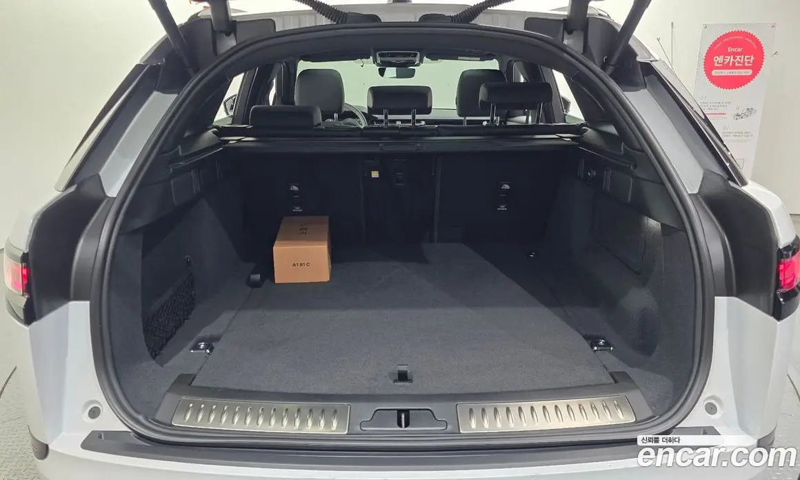 Land Rover Range Rover Velar 2026 2.0 автомат (гидро), фото 10