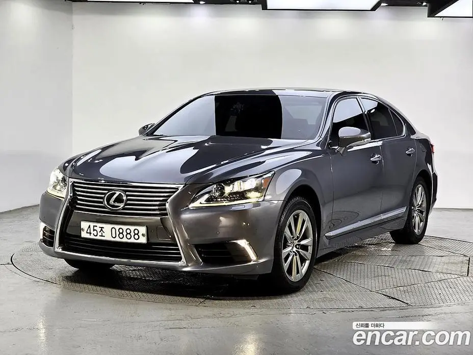 Lexus LS 2016 4.6 автомат (гидро), фото 1 Lexus LS 2016 4.6 автомат (гидро), фото 1
