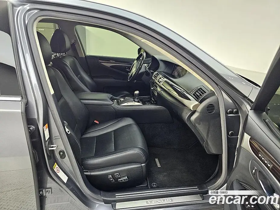 Lexus LS 2016 4.6 автомат (гидро), фото 11 Lexus LS 2016 4.6 автомат (гидро), фото 11