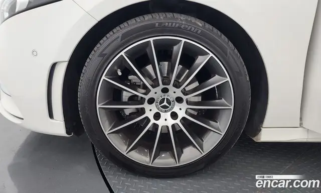 Mercedes-Benz A-Class 2021 1.9 автомат (гидро), миниатюра 5