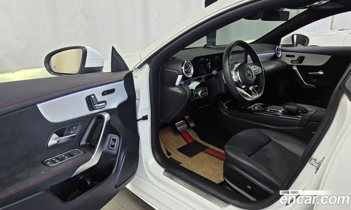 Mercedes-Benz CLA-Class 2023 2.0 автомат (гидро), фото 13