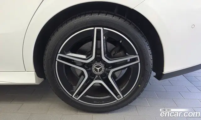 Mercedes-Benz CLA-Class 2023 2.0 автомат (гидро), миниатюра 7