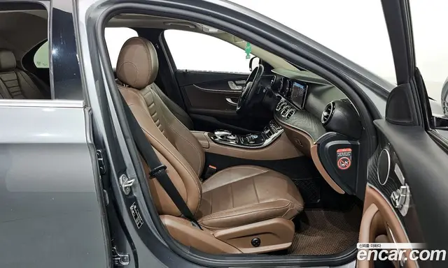 Mercedes-Benz E-Class 2017 1.9 автомат (гидро), миниатюра 11