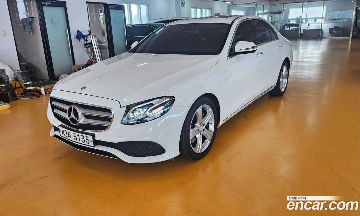 Mercedes-Benz E-Class 2017 1.9 автомат (гидро), фото 1 Mercedes-Benz E-Class 2017 1.9 автомат (гидро), фото 1
