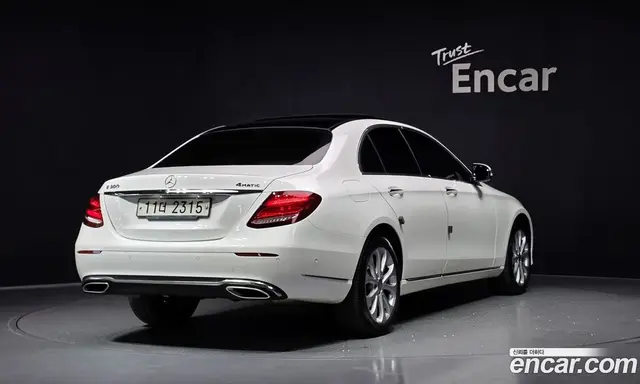 Mercedes-Benz E-Class 2017 2.0 автомат (гидро), миниатюра 2
