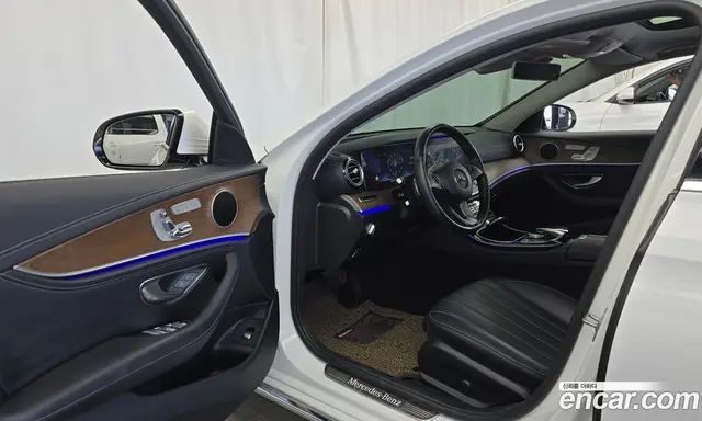 Mercedes-Benz E-Class 2017 2.0 автомат (гидро), миниатюра 10
