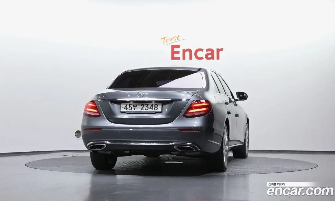 Mercedes-Benz E-Class 2018 2.0 автомат (гидро), фото 3