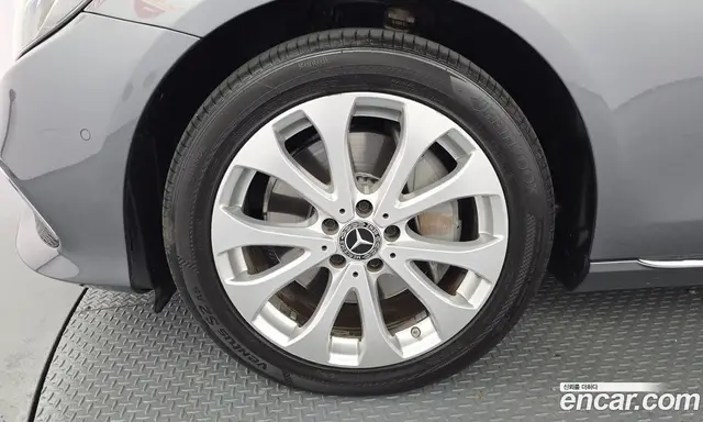 Mercedes-Benz E-Class 2018 2.0 автомат (гидро), миниатюра 4