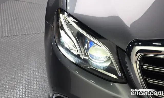 Mercedes-Benz E-Class 2018 2.0 автомат (гидро), миниатюра 7