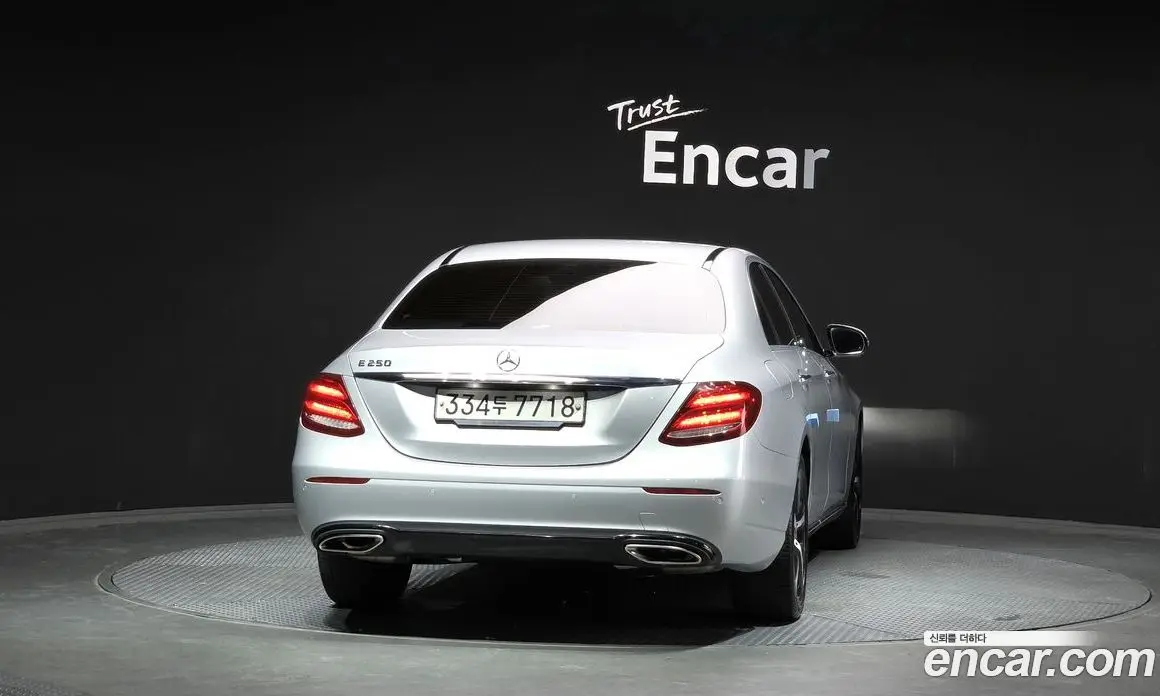 Mercedes-Benz E-Class 2020 2.0 автомат (гидро), фото 4