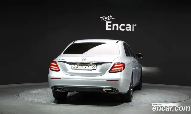 Mercedes-Benz E-Class 2020 2.0 автомат (гидро), миниатюра 4