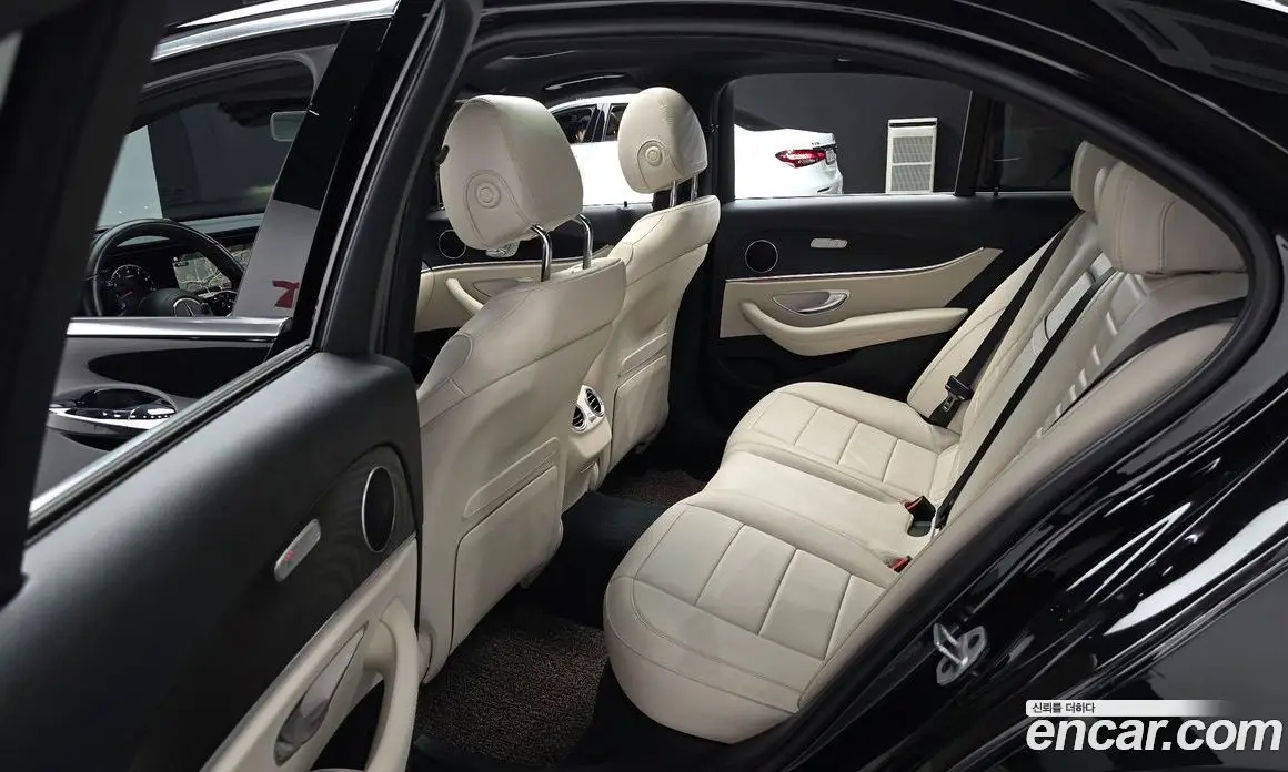 Mercedes-Benz E-Class 2022 2.0 автомат (гидро), фото 12