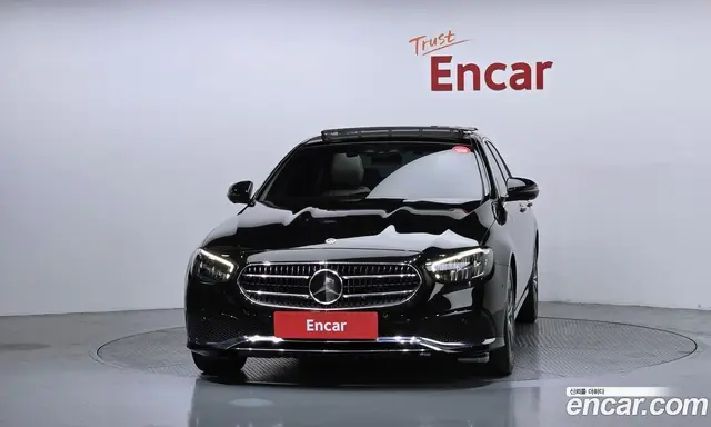 Mercedes-Benz E-Class 2022 2.0 автомат (гидро), миниатюра 3