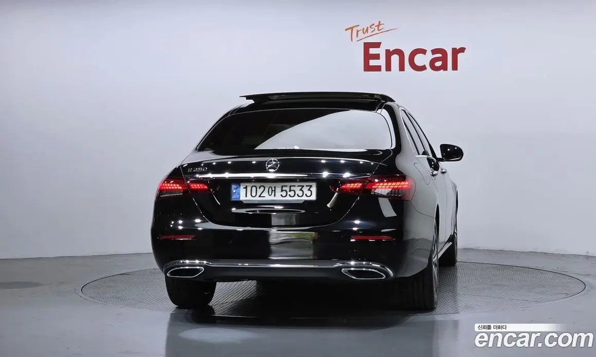 Mercedes-Benz E-Class 2022 2.0 автомат (гидро), фото 4