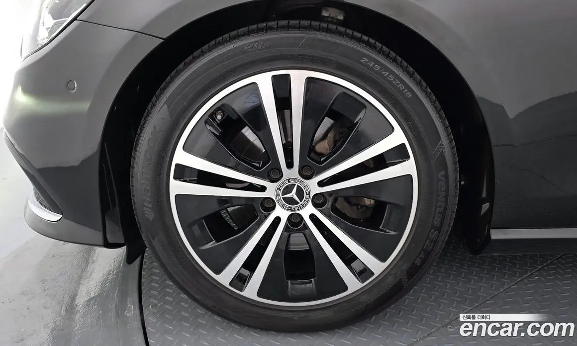 Mercedes-Benz E-Class 2022 2.0 автомат (гидро), фото 5
