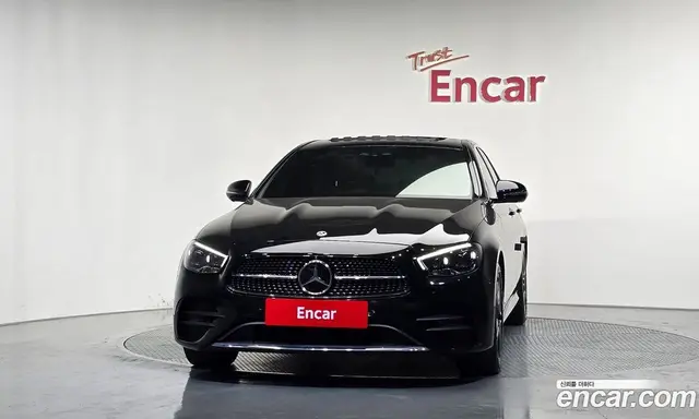 Mercedes-Benz E-Class 2022 2.0 автомат (гидро), миниатюра 3
