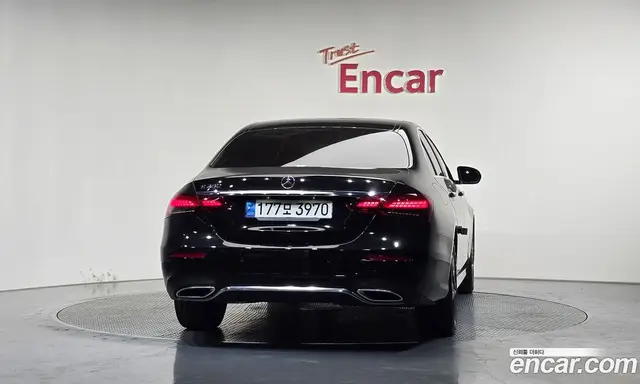 Mercedes-Benz E-Class 2022 2.0 автомат (гидро), миниатюра 4