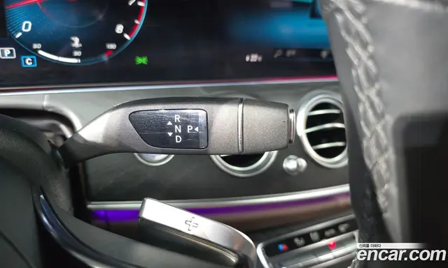 Mercedes-Benz E-Class 2022 2.0 автомат (гидро), миниатюра 9