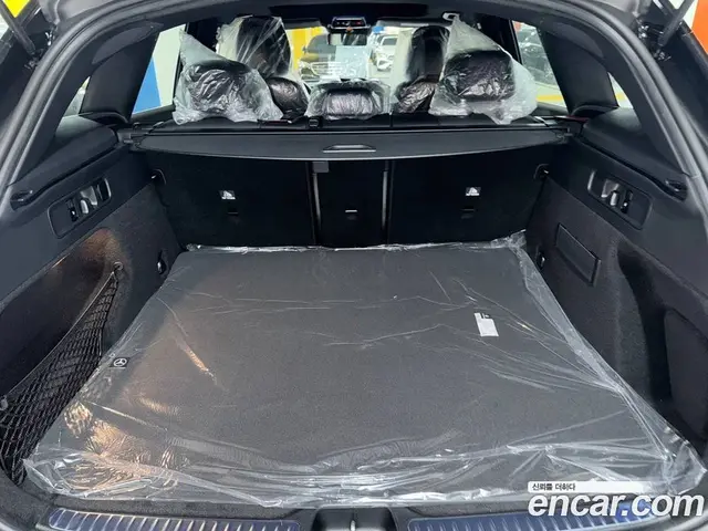 Mercedes-Benz GLC-Class 2025 2.0 автомат (гидро), миниатюра 12