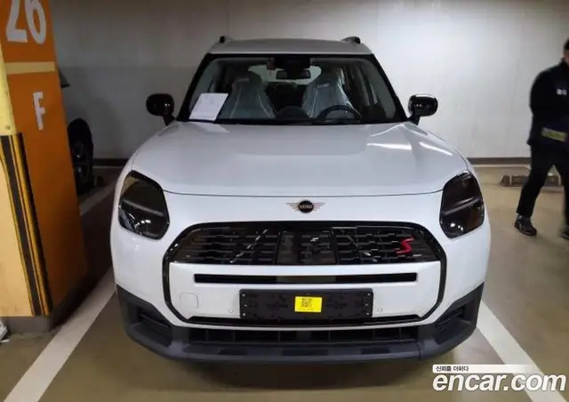 Mini Countryman, 2026, 1 км