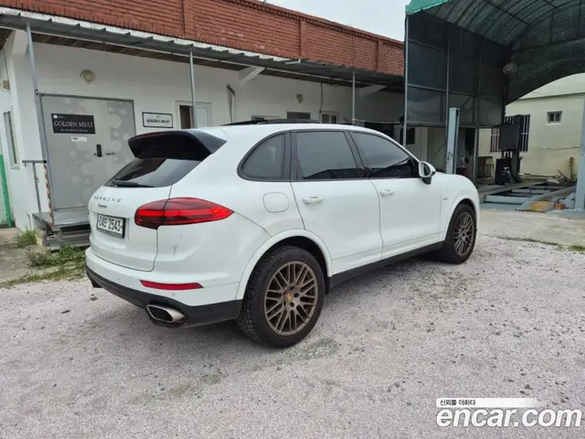 Porsche Cayenne 2017 3.0 автомат (гидро), миниатюра 2