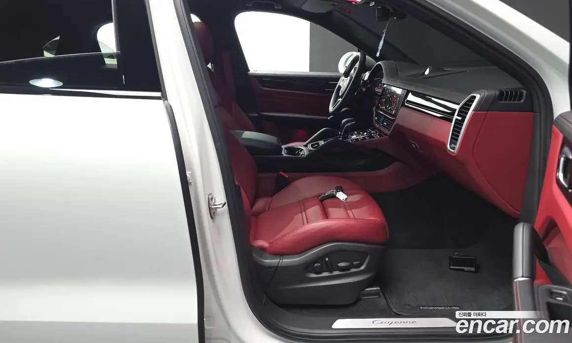 Porsche Cayenne 2023 3.0 автомат (гидро), фото 16