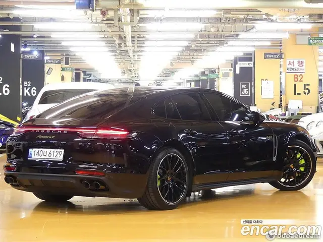 Porsche Panamera 2023 2.9 автомат (гидро), миниатюра 4