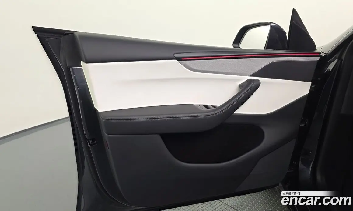 Tesla Model Y 2025 0.2 автомат (гидро), фото 13