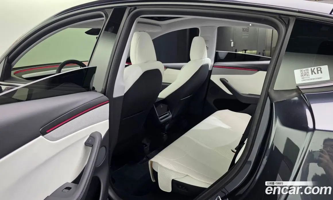 Tesla Model Y 2025 0.2 автомат (гидро), фото 15