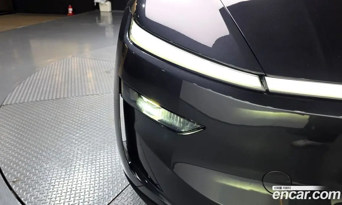 Tesla Model Y 2025 0.2 автомат (гидро), фото 7