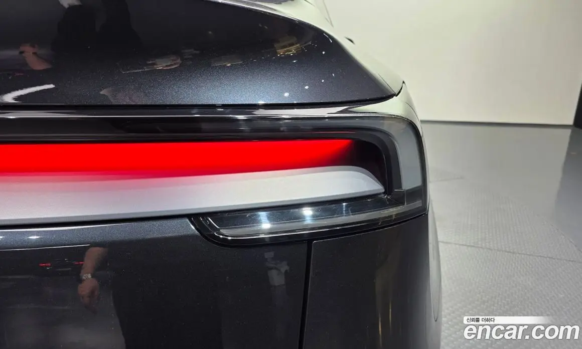 Tesla Model Y 2025 0.2 автомат (гидро), фото 8