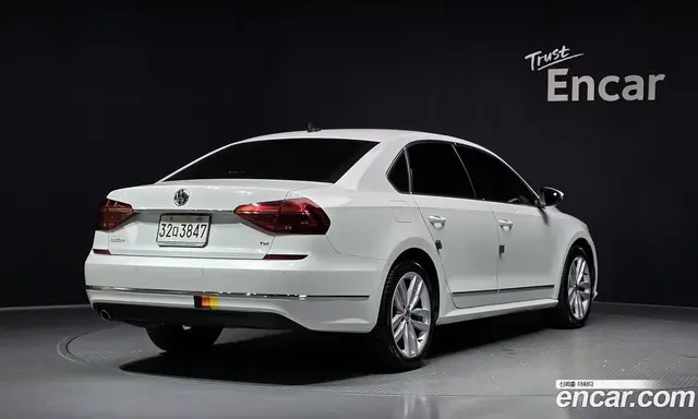 Volkswagen Passat 2018 2.0 автомат (гидро), миниатюра 2