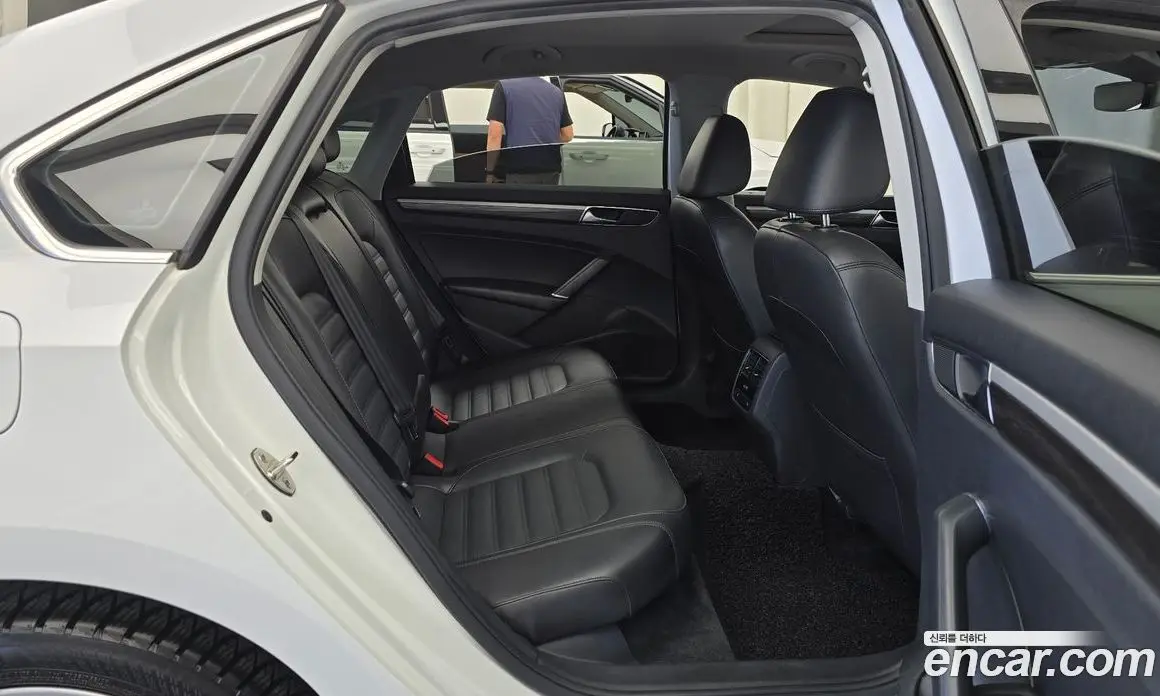 Volkswagen Passat 2018 2.0 автомат (гидро), фото 12