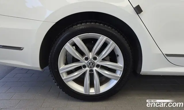 Volkswagen Passat 2018 2.0 автомат (гидро), миниатюра 5