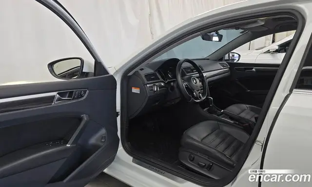 Volkswagen Passat 2018 2.0 автомат (гидро), миниатюра 10