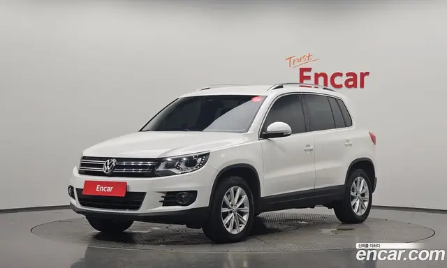 Volkswagen Tiguan 2013 2.0 автомат (гидро), миниатюра 1