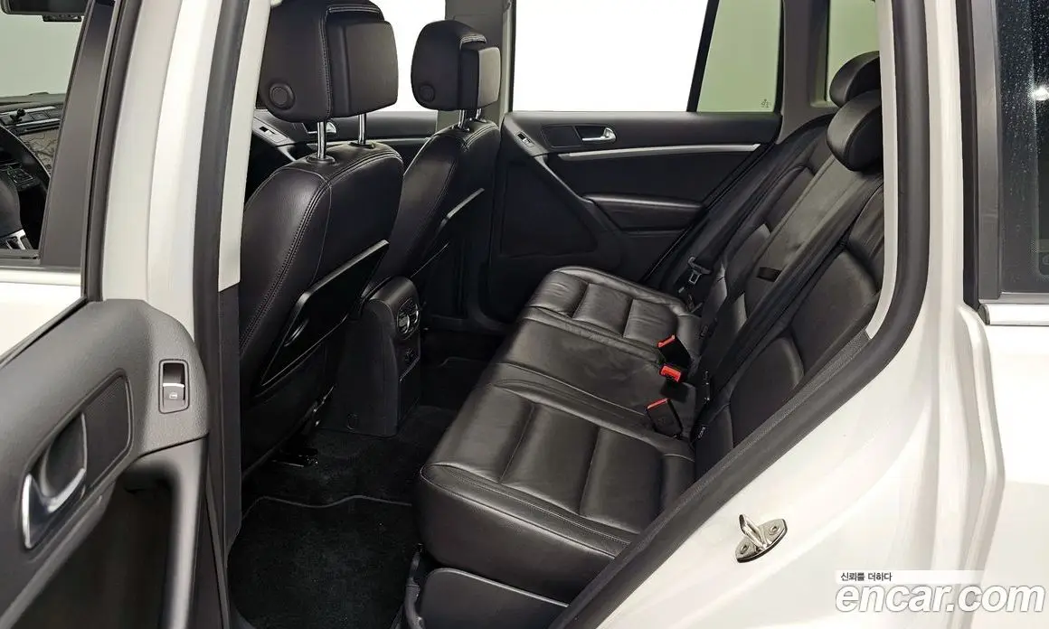 Volkswagen Tiguan 2013 2.0 автомат (гидро), фото 12