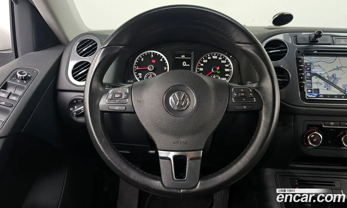 Volkswagen Tiguan 2013 2.0 автомат (гидро), фото 13