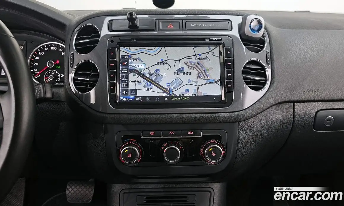 Volkswagen Tiguan 2013 2.0 автомат (гидро), фото 14