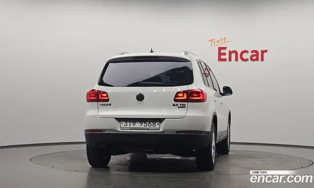 Volkswagen Tiguan 2013 2.0 автомат (гидро), миниатюра 4