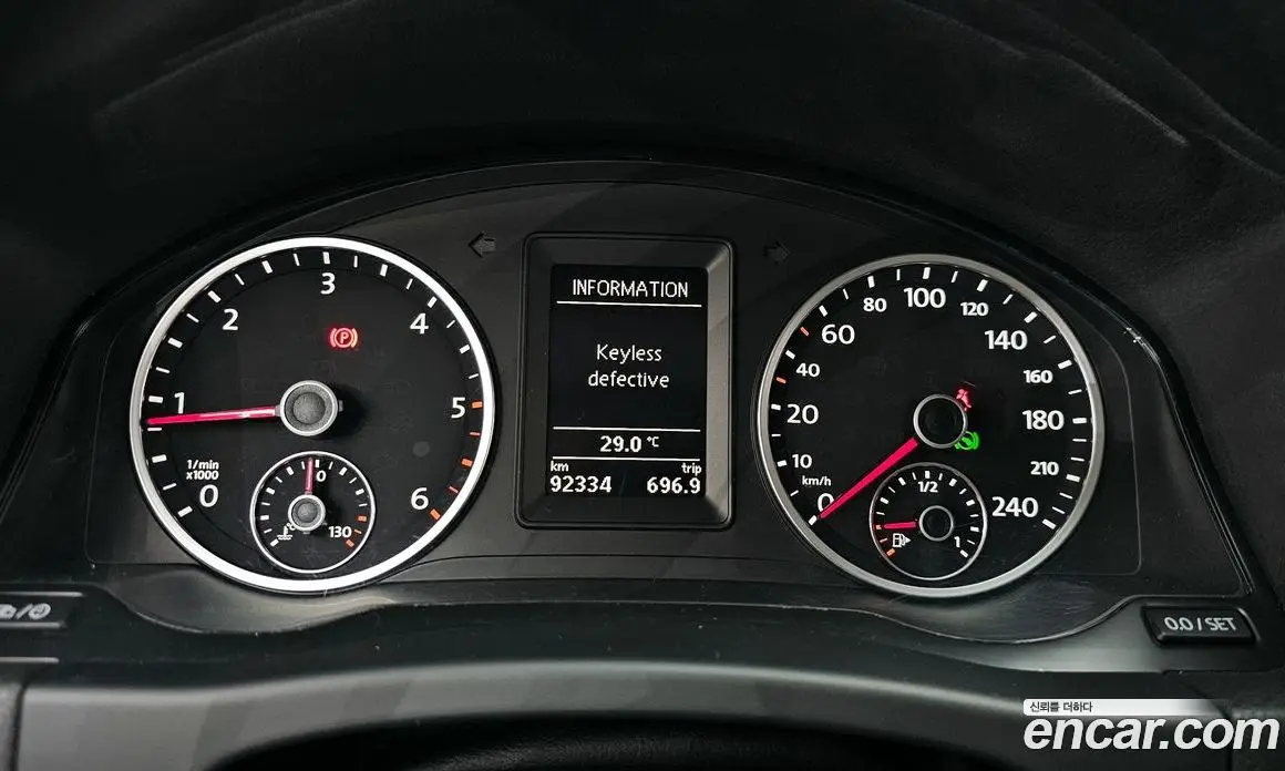 Volkswagen Tiguan 2013 2.0 автомат (гидро), фото 8